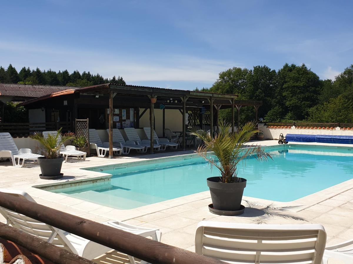 La Croix Gites Pressignac Exterior foto